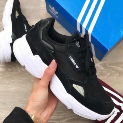 Adidas Falcon Pretas
